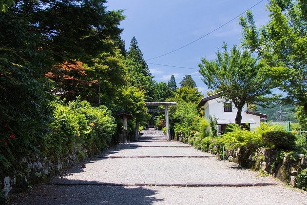 長滝白山神社の参道