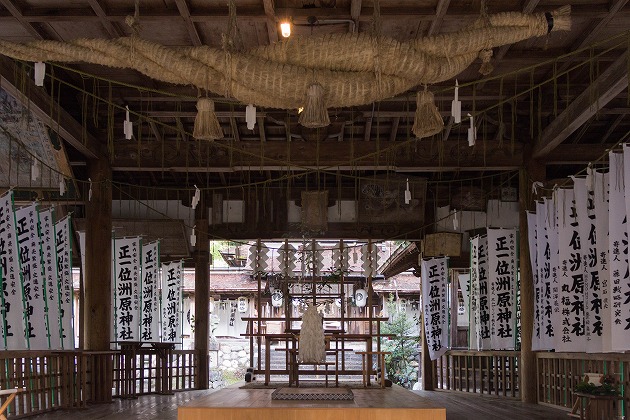 洲原神社の拝殿